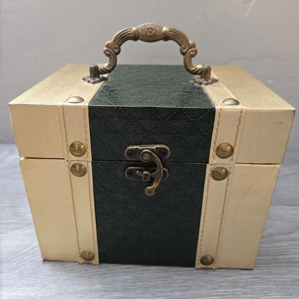 N/A decorative trunk